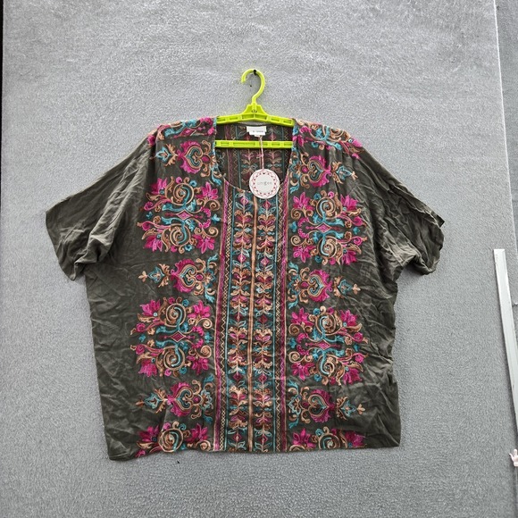 Umgee Tops - Umgee Women Blouse M/L Olive Green Floral Boho Embroidered V-Neck Pullover NWT